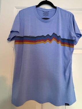 Patagonia Capilene Cool Daily Graphic T-Shirt - Women's large Purple